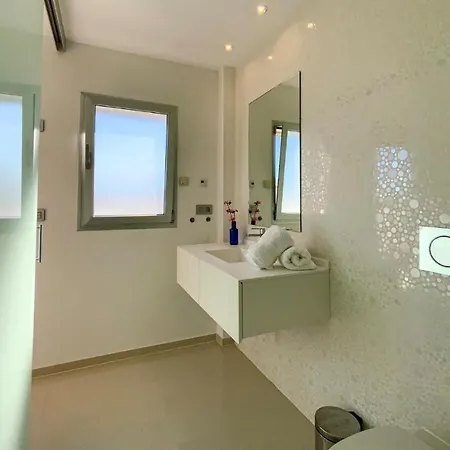 Lovely In Alicante With Wifi Holiday home *